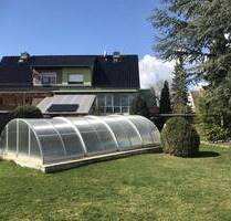 Ein Juwel - sehr gepflegtes Raumwunder, unterk., Wintergarten, Pool, Doppelcarport + Tiefgarage - Roskow - Weseram