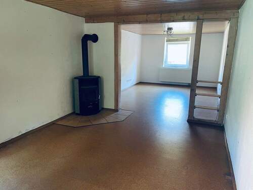 Wohnzimmer - Einfamilienhaus mit 217,10 m&sup2; in Schwedelbach zum Kaufen