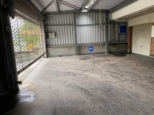 Ausfahrt und Garagentor - Garage, Stellplatz zum Kaufen in Kempen