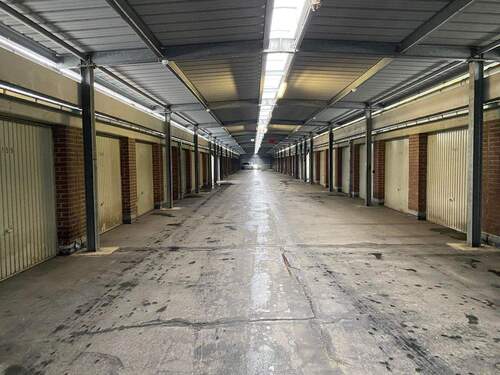 Blick in den Garagentrackt - Garage, Stellplatz in Kempen