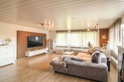 Wohnzimmer EG - 8 Zimmer Mehrfamilienhaus, Wohnhaus in Barsbek