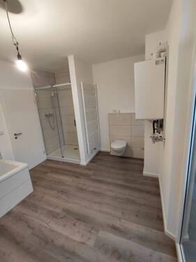 Bad - Duschansicht - 4 Zimmer Etagenwohnung in Fürth