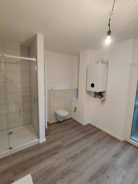 Bad - Toilettenansicht
- Etagenwohnung mit 100,00 m² in Fürth zur Miete