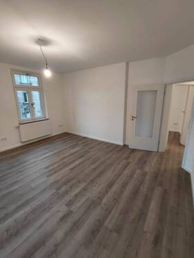 Wohnzimmer - Türansicht
- 