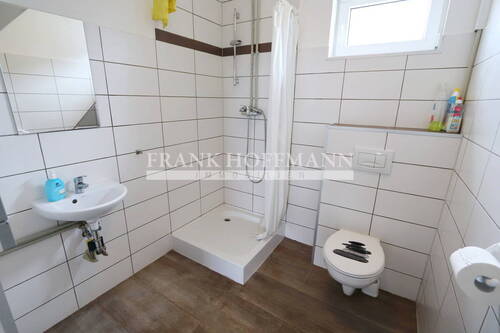 M2041-02 WC + Dusche - 