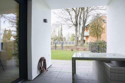 Terrasse - 1 Zimmer Einfamilienhaus in Neusäß