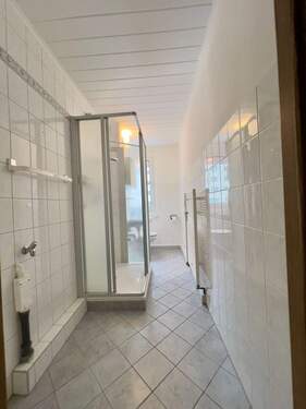 Bad - Etagenwohnung mit 50,00 m&sup2; in Treuen zum Kaufen