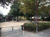 Spielplatz, in der Nebenstraße - 5 Zimmer Einfamilienhaus in Wustermark - nahe der B5 und A10