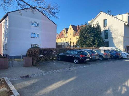 Bild 1 - Gepflegte 3-Zimmer-Eigentumswohnung mit 2 Balkonen, Gartenzugang und großem Garten in LE