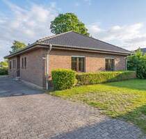 Walmdachbungalow mit viel Potential mitten in Flensburg Mürwik
