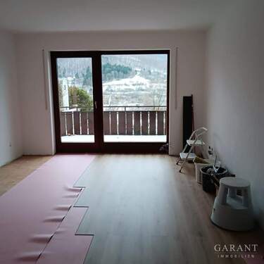 Wohnraum - 1 Zimmer Etagenwohnung zum Kaufen in Bad Urach