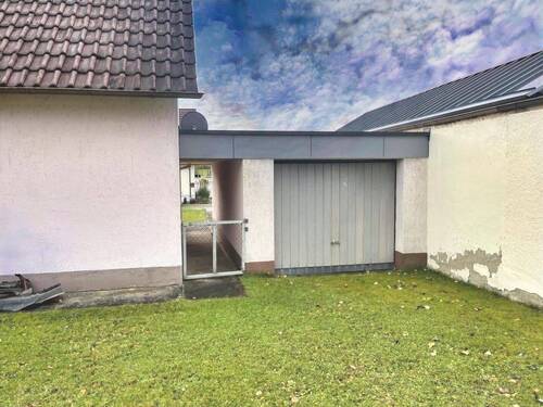 Garage links von hinten - 