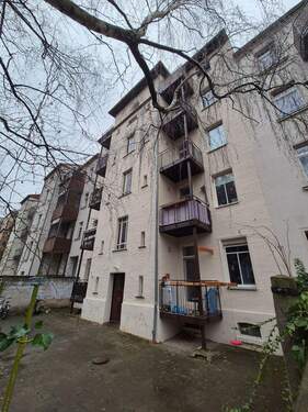 Hausrückseite - Mehrfamilienhaus, Wohnhaus in Leipzig zum Kaufen