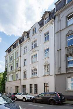 Straßenansicht - 2 Zimmer Mehrfamilienhaus, Wohnhaus zum Kaufen in Wuppertal