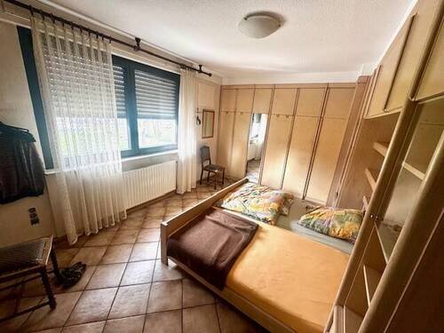 Schlafzimmer 1. OG - 