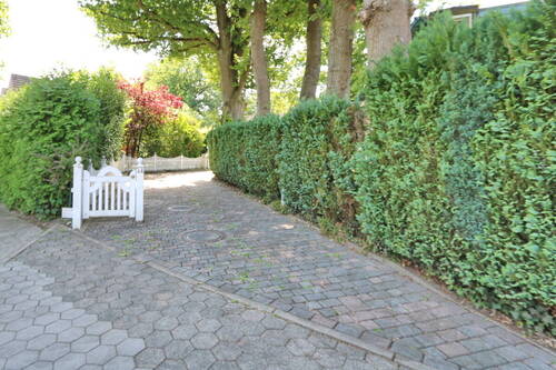 Straßenansicht Zufahrt - 