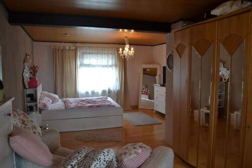 eins der Kinderzimmer - Reihenendhaus mit 260,00 m&sup2; in Wülfrath zum Kaufen