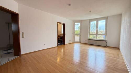 Wohnzimmer - 2 Zimmer Etagenwohnung in Erlangen