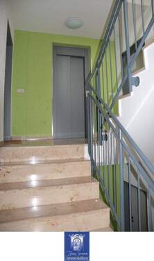 Treppenhaus - 3 Zimmer Etagenwohnung zur Miete in Dresden