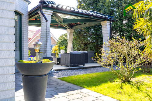 Blick Gartenpavillon - 