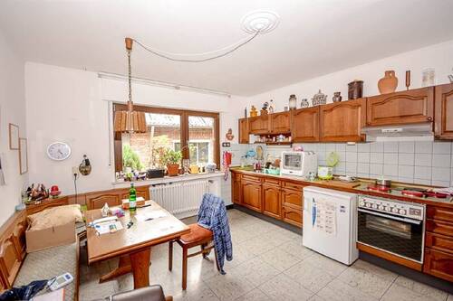 Küche - Mehrfamilienhaus, Wohnhaus mit 135,00 m² in Hürth zum Kaufen