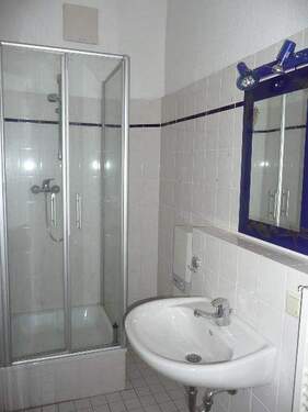 Bad mit Dusche - 1 Zimmer Etagenwohnung zur Miete in Halver