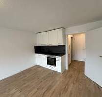 ***Kompakt, zentral, modern - IDEAL! *** Lichtdurchflutete 1-Zi.Whg. Erstbezug nach Komplettsanierung **Mit Keller, Einbauküche und TG Stellplatz in - Villingen-Schwenningen