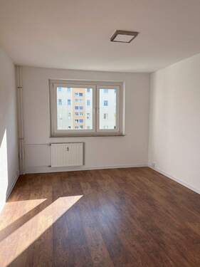 20251002_125406346_iOS - Arnold-Zweig-Str. 52 2.OG links