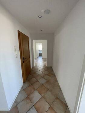 Bild 2 - 4 Zimmer Etagenwohnung zum Kaufen in Dossenheim