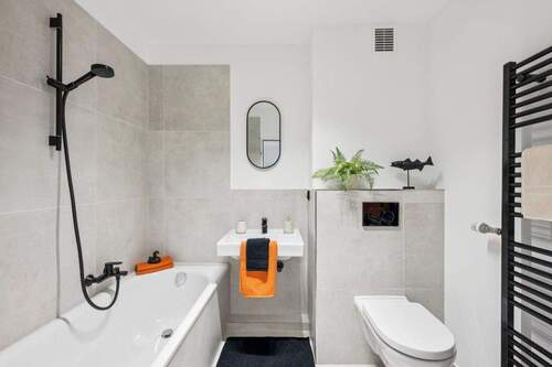 Badezimmer - Etagenwohnung mit 92,00 m&sup2; in Neutraubling zum Kaufen