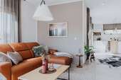 Wohnzimmer - 8 Zimmer Einfamilienhaus zum Kaufen in Neukieritzsch