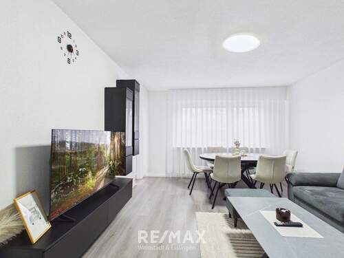 Wohnzimmer - Gepflegte 3-Zimmer-Wohnung in zentraler Lage von Waiblingen-Hohenacker