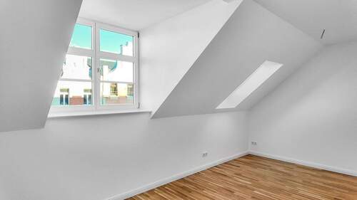 Wohnzimmer - Luxussanierung im Erstbezug - helle 2-Raum-Single-Wohnung - Fußbodenheizung, Parkett, CAT-7 Netzwerk, Einbauküche
