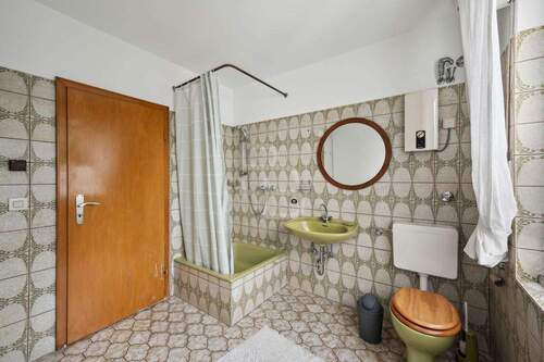 Badezimmer mit Dusche - 