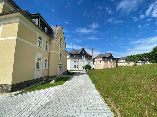 Gornsdorf niedliche Dachgeschosswohnung - Single Glück mit Weitsicht - 350,00 EUR Kaltmiete, ca.  60,00 m² Wohnfläche