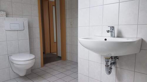 Bad mit Wanne - 