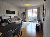 Wohnzimmer - Attraktive 3-Zimmer-Wohnung mit Balkon in Hannover-Vahrenwald