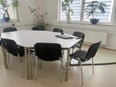 Besprechungszimmer - In Büro-Praxis-Haus: Helle Einheit im Erdgeschoß mit 4 Räumen, 2 x WC, ebenerdig, mit Parkplätzen!