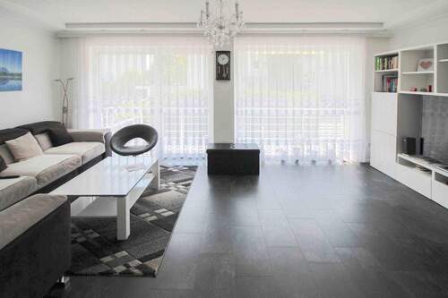 Wohnzimmer - 5 Zimmer Doppelhaushälfte in Karlsfeld