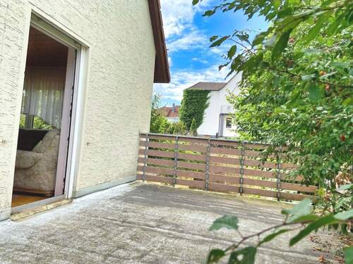 Freisitz auf Garagendach - Zugang über Wohnzimmer im EG - 