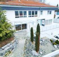 Massiv gebautes Wohnhaus mit Einliegerwohnung, Kamin und Waldrandlage - Schelklingen