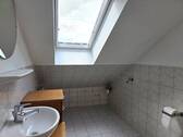 Gäste-WC mit Stellplatz für Waschmaschine - 