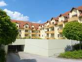 Wohnanlage mit Tiefgaragenabfahrt - 