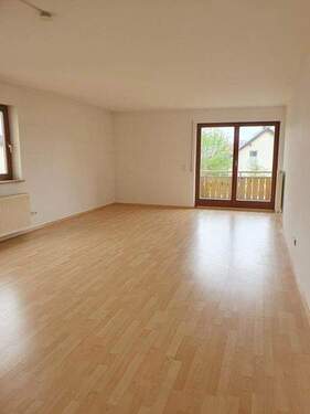 über 31 qm groß - Etagenwohnung mit 67,00 m² in Burglengenfeld zur Miete
