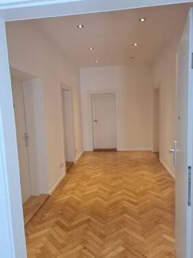 Flur (Archivfoto) - 4 Zimmer Büro zur Miete in Braunschweig