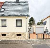 ** Ca.760 qm Freiheit mitten in Frankenthal: Charismatische Doppelhaushälfte mit riesigem Garten ** - Frankenthal (Pfalz)