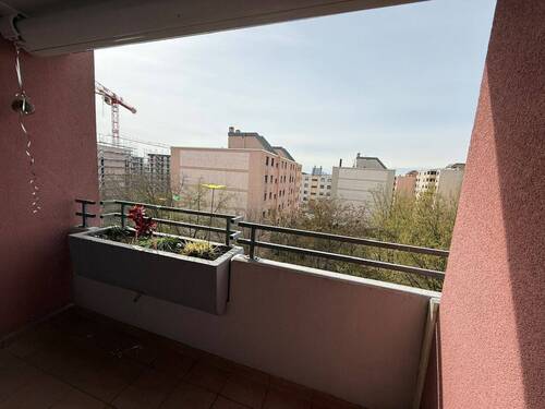 1 von 2 Balkonen - 3 Zimmer Etagenwohnung zur Miete in Nürnberg