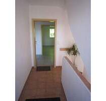 * GROSSZÜGIG und MODERN * -- 4,5-ZIMMER-Wohnung -- mit Garage - Waldkraiburg