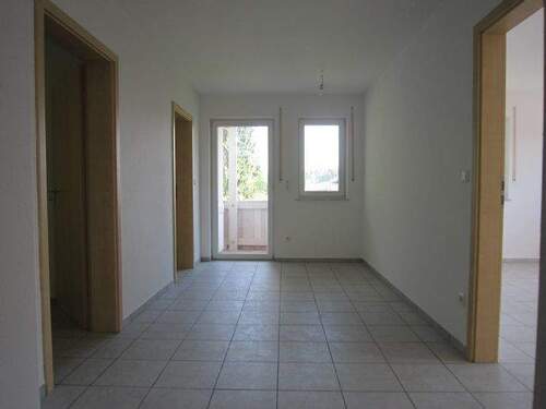 Essbereich und Balkon - 4 Zimmer Etagenwohnung in Waldkraiburg