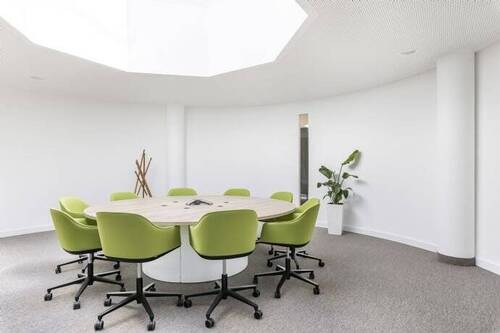 Bild 2 - Privater Büroraum für 4 Personen in Regus Docks Ismaning